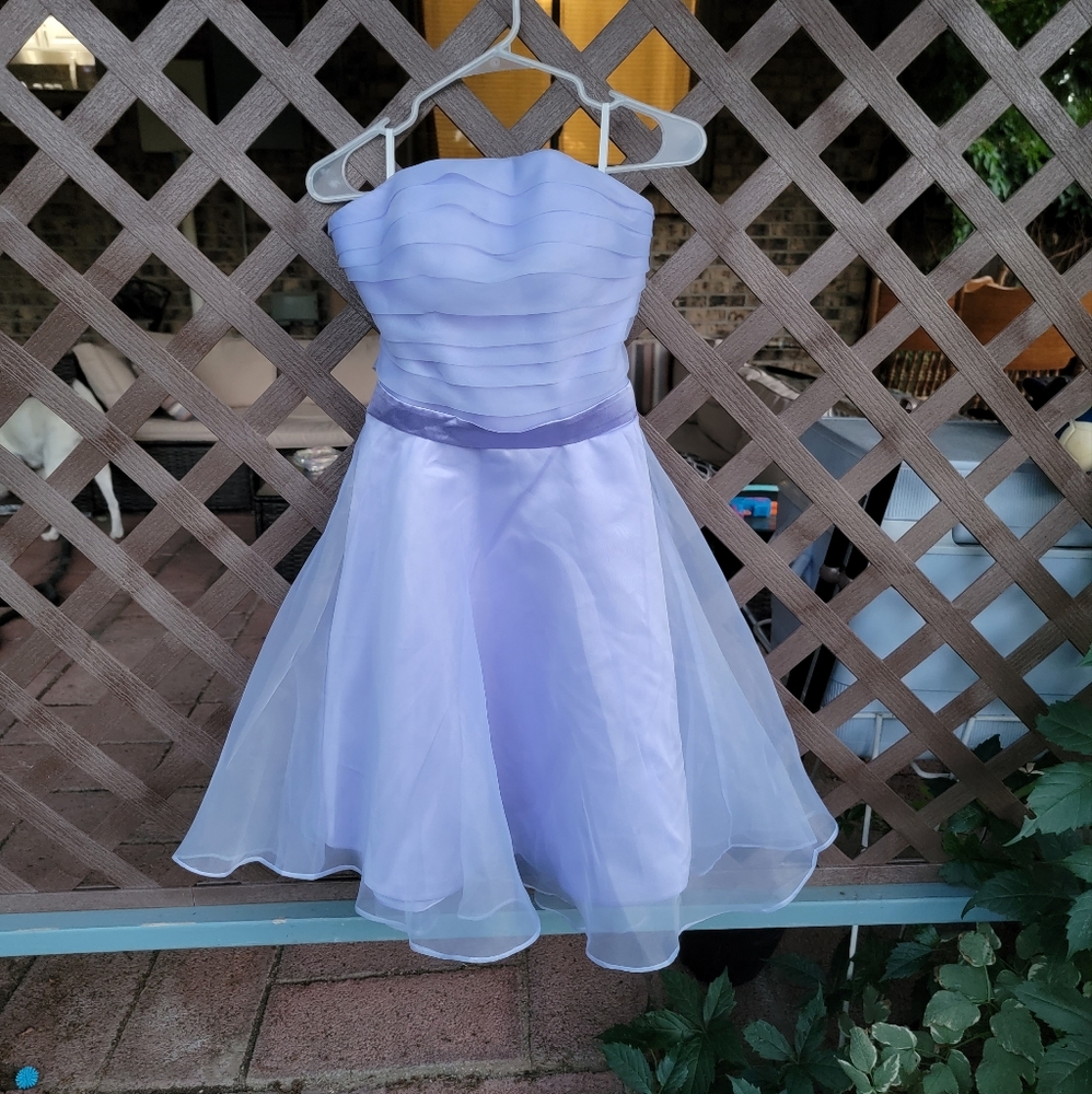A-Line/Princess Strapless Pleats Sleeveless Short Satin Bridesmaid Dresses